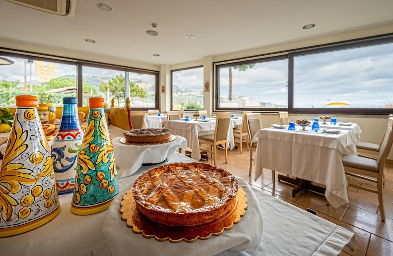 Hotel Sabbie D'Oro Giardini-Naxos Extérieur photo