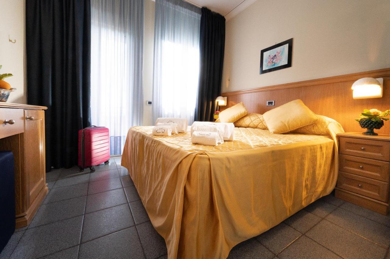 Hotel Sabbie D'Oro Giardini-Naxos Extérieur photo