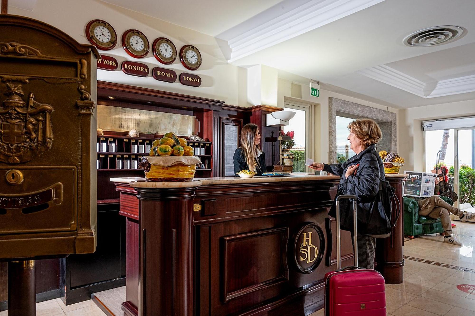 Hotel Sabbie D'Oro Giardini-Naxos Extérieur photo