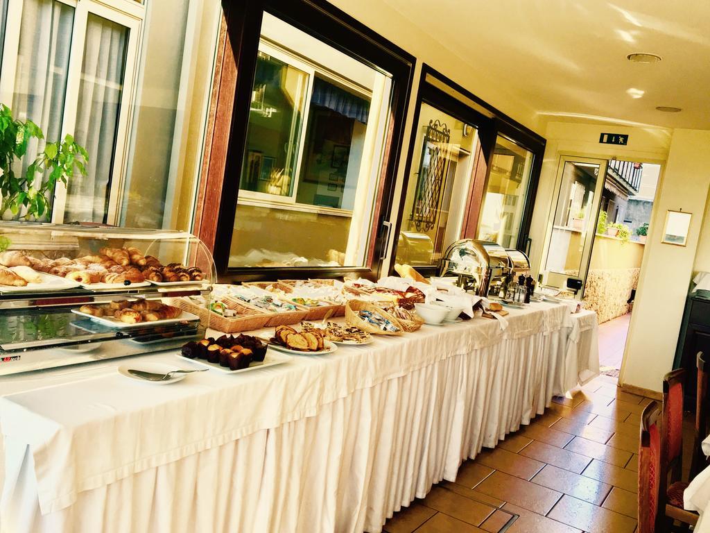 Hotel Sabbie D'Oro Giardini-Naxos Extérieur photo