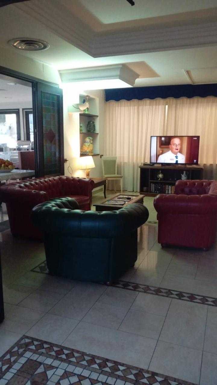 Hotel Sabbie D'Oro Giardini-Naxos Extérieur photo